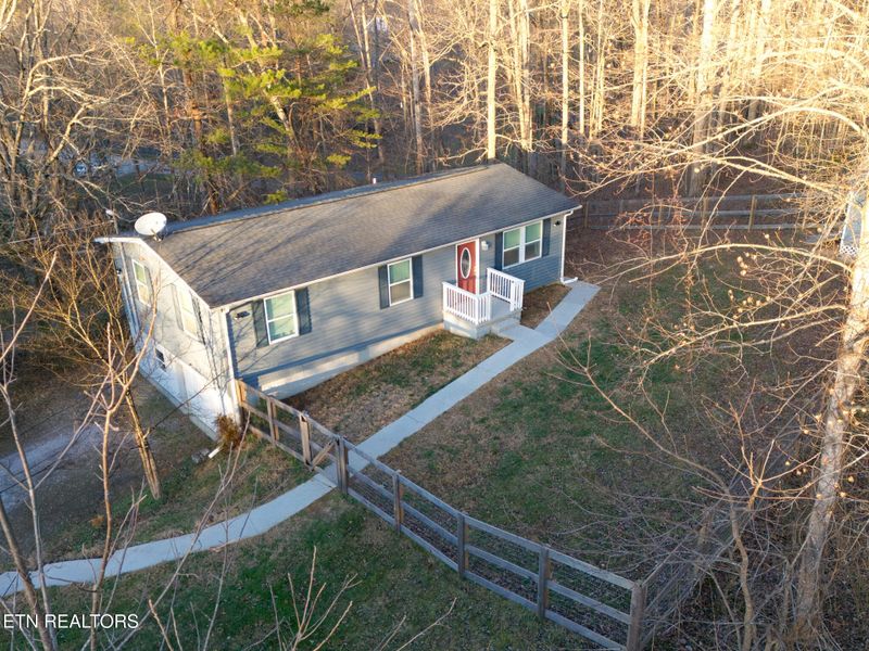 1104 Stony Point Rd, Knoxville, TN 37914