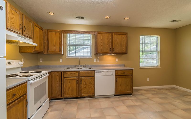 1105 E Harper Ave, Maryville, TN 37804