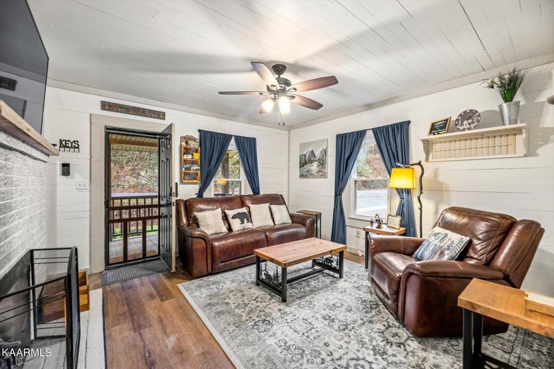 1105 King Branch Rd, Sevierville, TN 37876