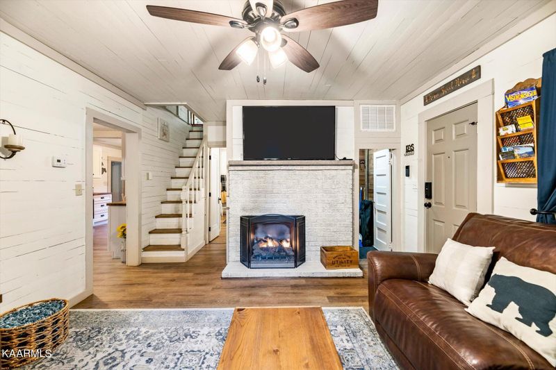 1105 King Branch Rd, Sevierville, TN 37876