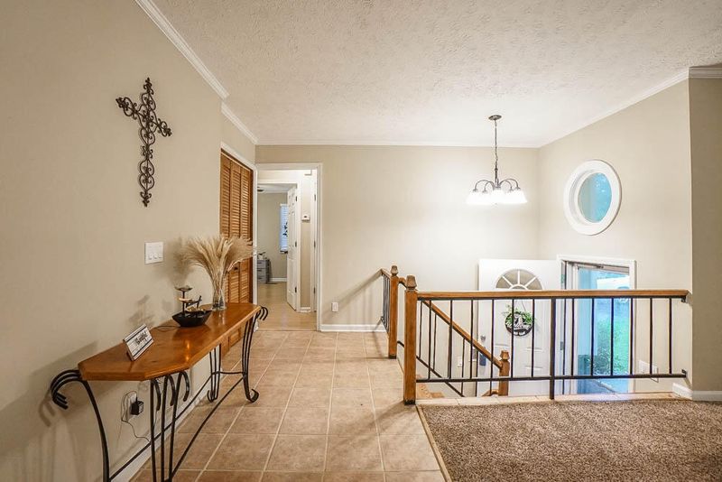 1105 Monroe Cir, Madisonville, TN 37354