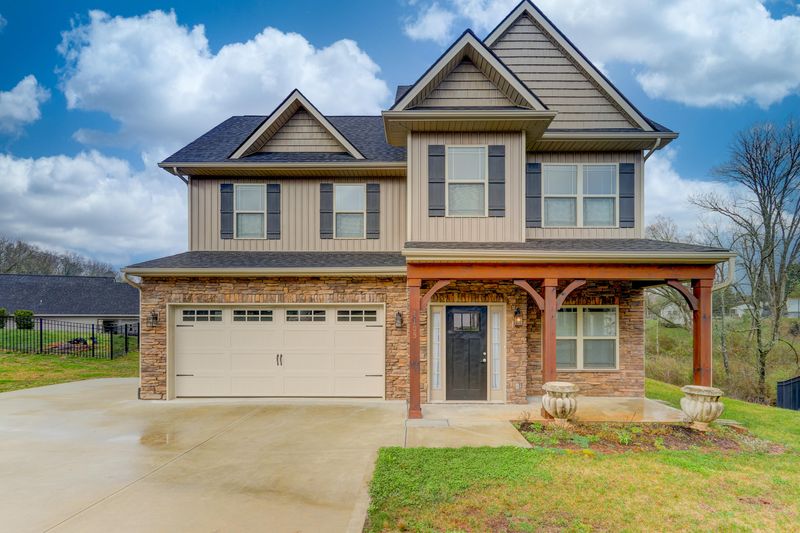 1105 Peake Ln, Knoxville, TN 37922