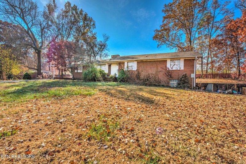 1105 Pine Grove Providence Rd, Loudon, TN 37774