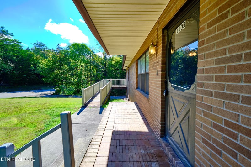1105 Ridge Rd, Sevierville, TN 37862