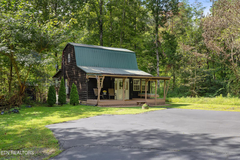 1105 Silver Poplar Ln, Sevierville, TN 37876