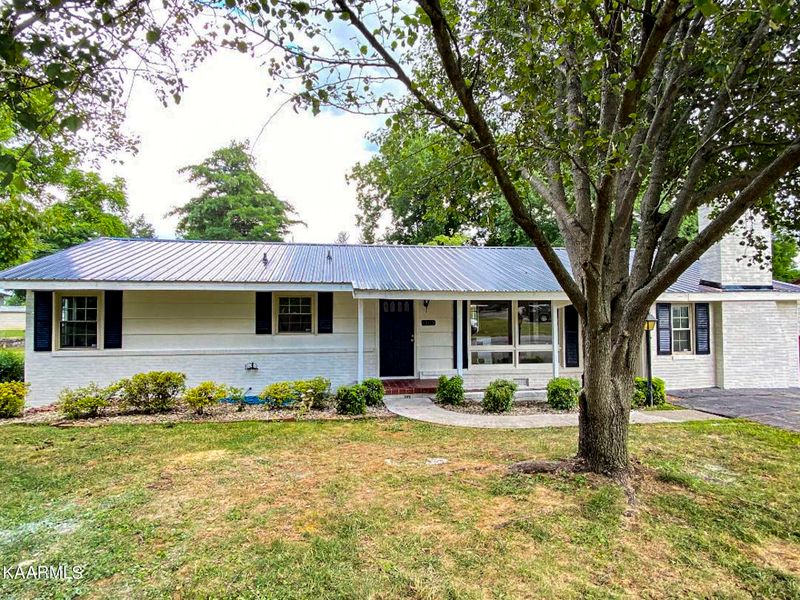 1105 W W 4th N St, Morristown, TN 37814