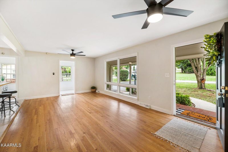 1105 W W 4th N St, Morristown, TN 37814