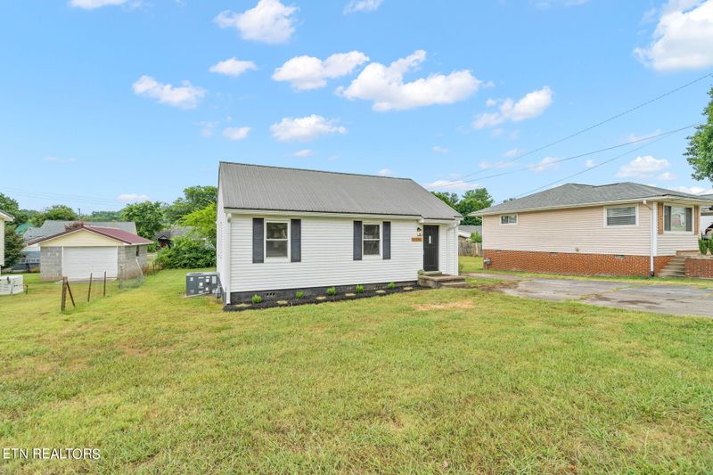 1105 Welch Ave, Loudon, TN 37774