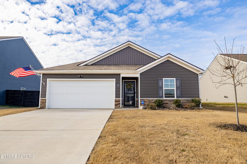 1106 Skyridge Dr, Athens, TN 37303