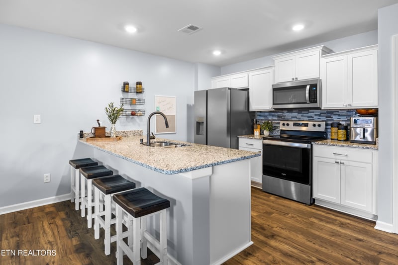 1106 Skyridge Dr, Athens, TN 37303