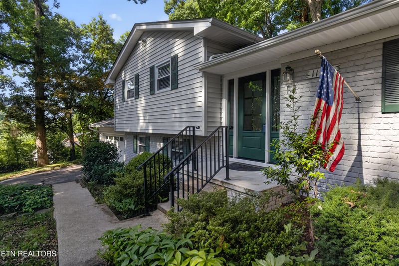 1107 Burning Tr, Knoxville, TN 37909