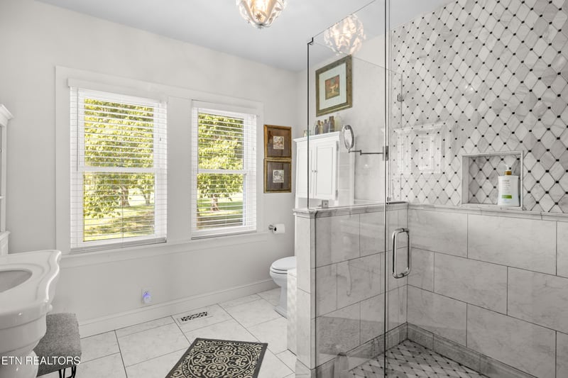 1107 Mccammon Rd, Knoxville, TN 37920