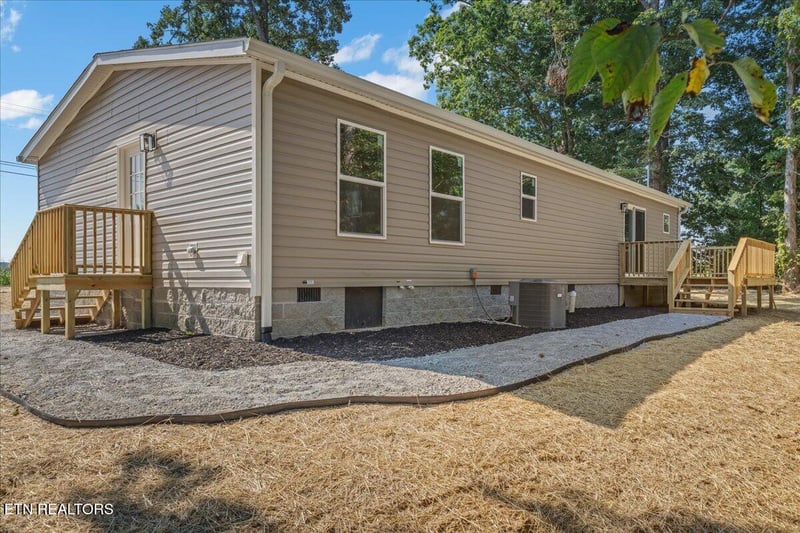 1107 Oak Grove Rd, Madisonville, TN 37354