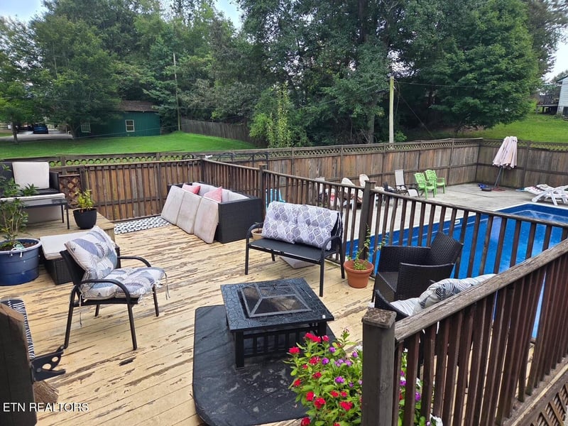 1107 Vermont Ave, Etowah, TN 37331