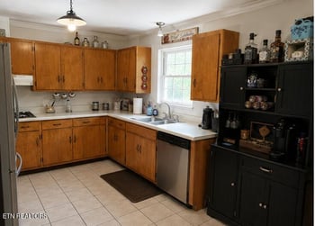 1107 Vermont Ave, Etowah, TN 37331