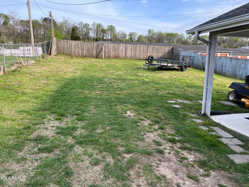 1107 W Ash St, Lafollette, TN 37766