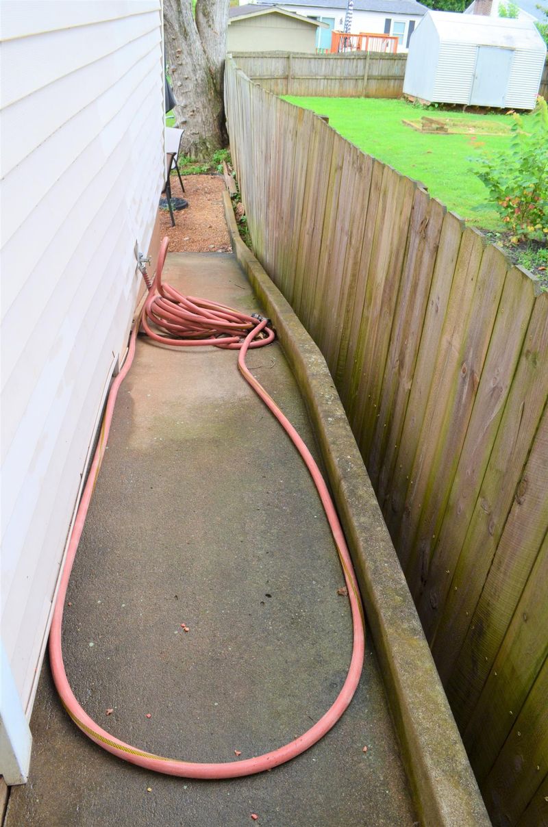 1107 Welch Ave, Loudon, TN 37774