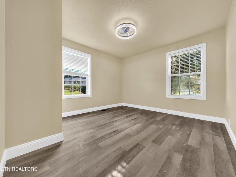 1108 Huffland Dr, Loudon, TN 37774