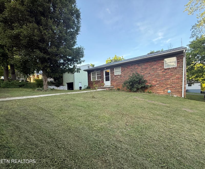 1108 Leconte Rd, Knoxville, TN 37914
