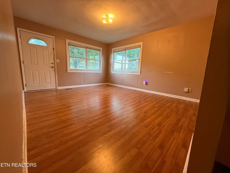 1108 Leconte Rd, Knoxville, TN 37914