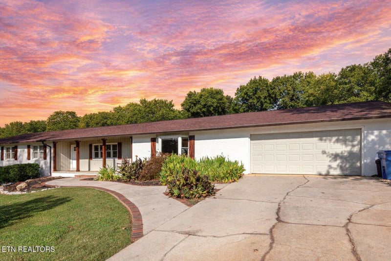 1108 Mildred Dr, Alcoa, TN 37701