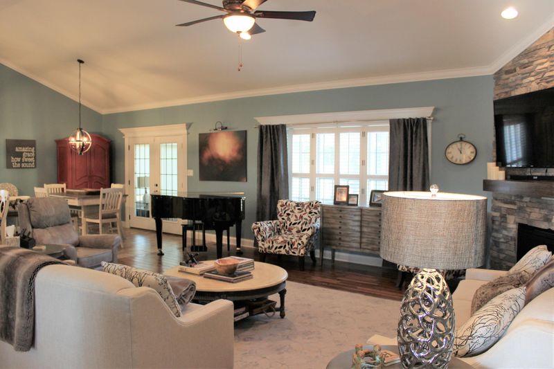 1108 Southwick Dr, Alcoa, TN 37701
