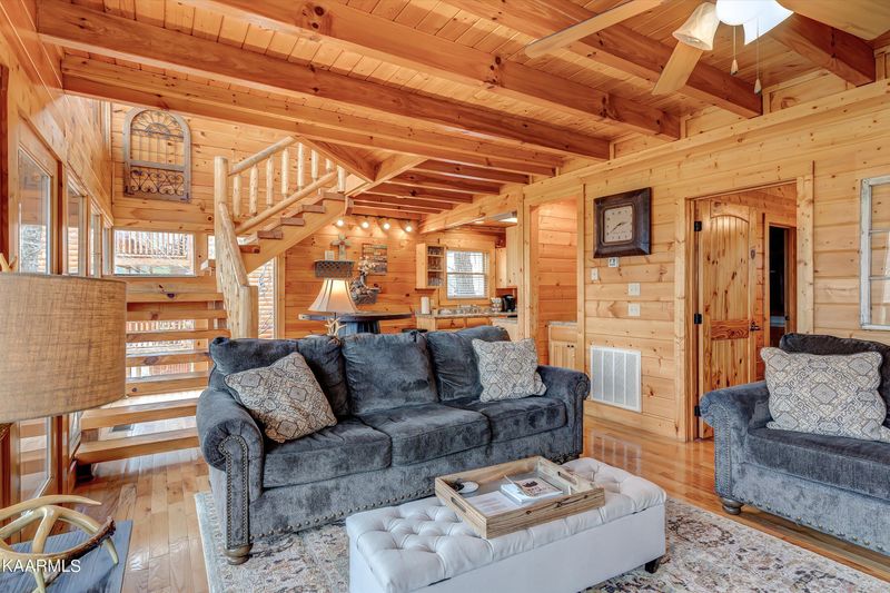 1109 Autumn Path Way, Sevierville, TN 37862