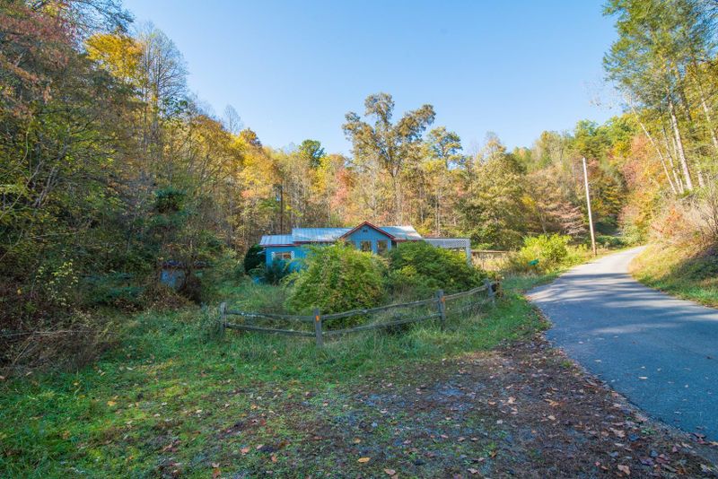 1109 Ogle Hills Rd, Gatlinburg, TN 37738