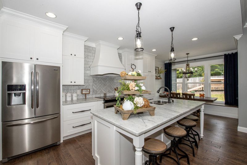 1109 Spruce Hollow Ln, Powell, TN 37849