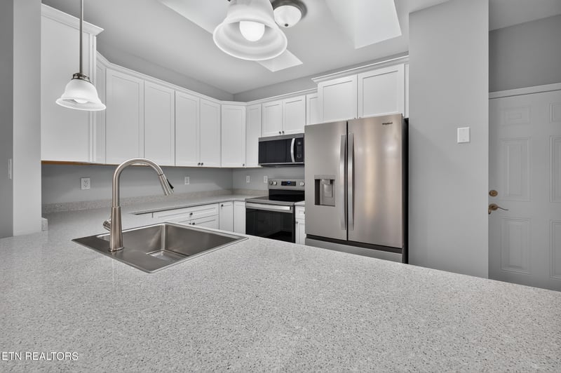 1109 Webster Groves Ln, Knoxville, TN 37909