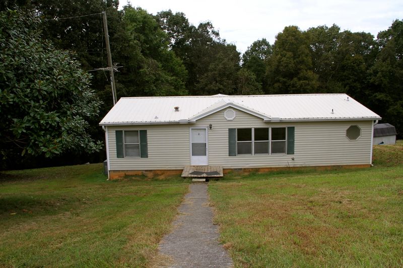 11095 Poplar Springs Rd, Loudon, TN 37774