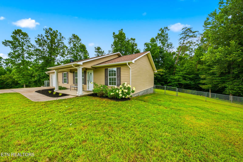 111 Agape Ln, Heiskell, TN 37754