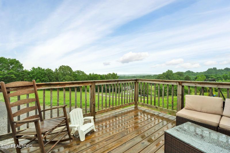 111 Alaina Dr, Sweetwater, TN 37874