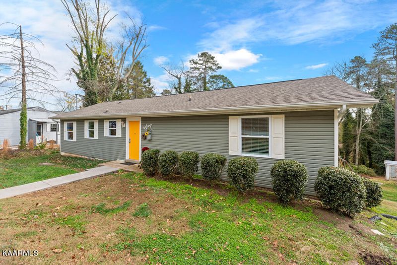 111 Albany Rd, Oak Ridge, TN 37830