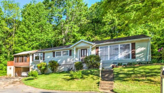 111 Alger Rd, Oak Ridge, TN 37830