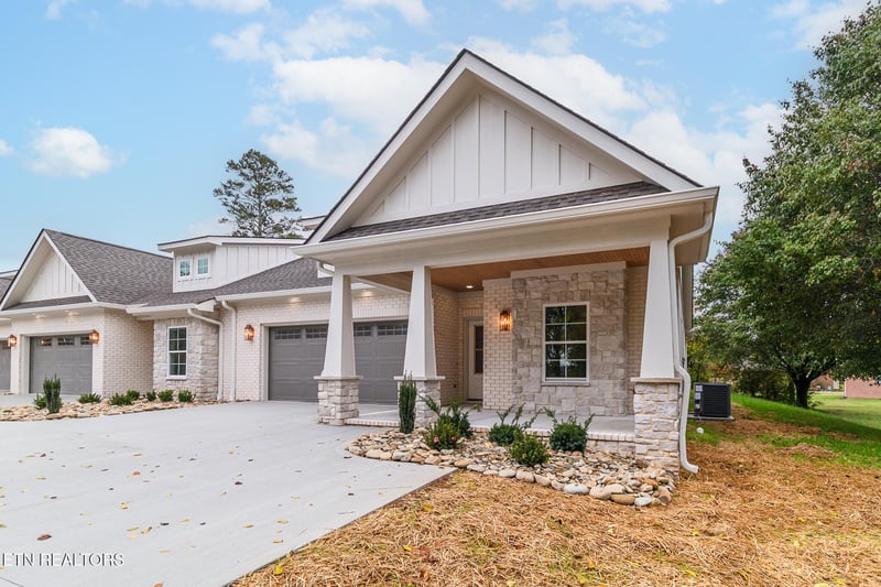 111 Alpine Dr, Clinton, TN 37716