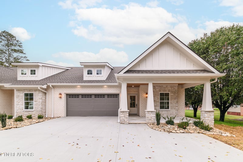 111 Alpine Dr, Clinton, TN 37716