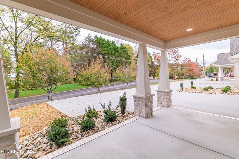 111 Alpine Dr, Clinton, TN 37716