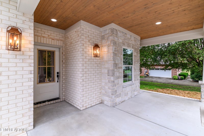 111 Alpine Dr, Clinton, TN 37716