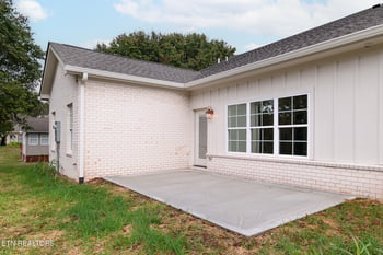 111 Alpine Dr, Clinton, TN 37716