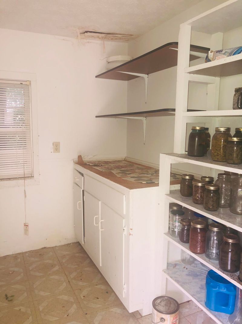 111 Andy Ln, Jacksboro, TN 37757