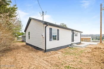 111 Azalea Ln #2, Jacksboro, TN 37757