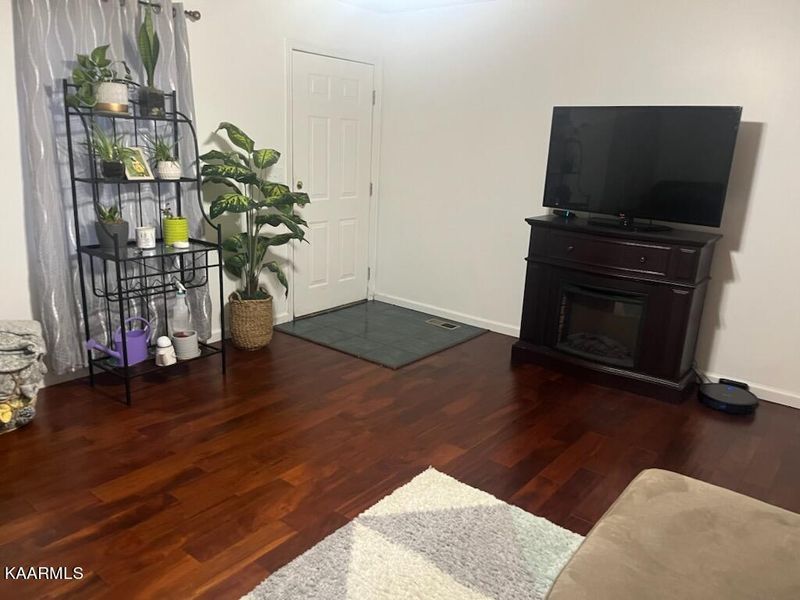 111 Booker Rd, Maynardville, TN 37807