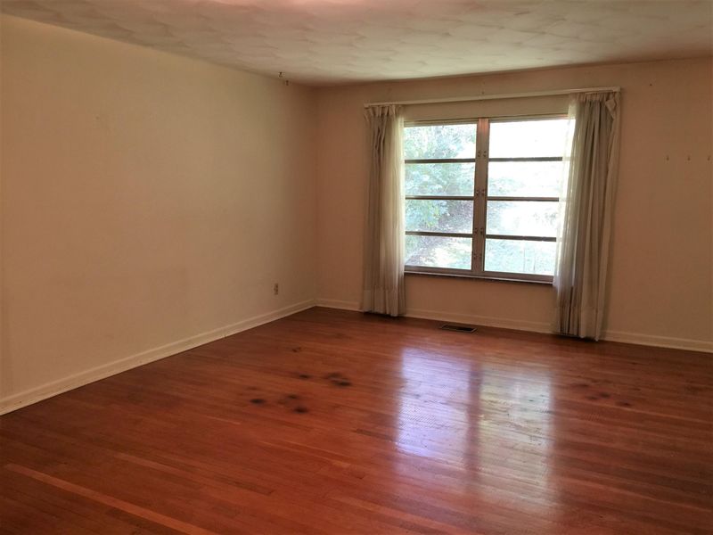 111 California Ave, Oak Ridge, TN 37830