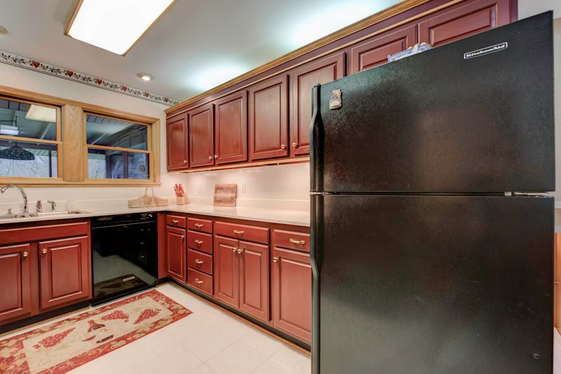 111 Carnegie Dr, Oak Ridge, TN 37830