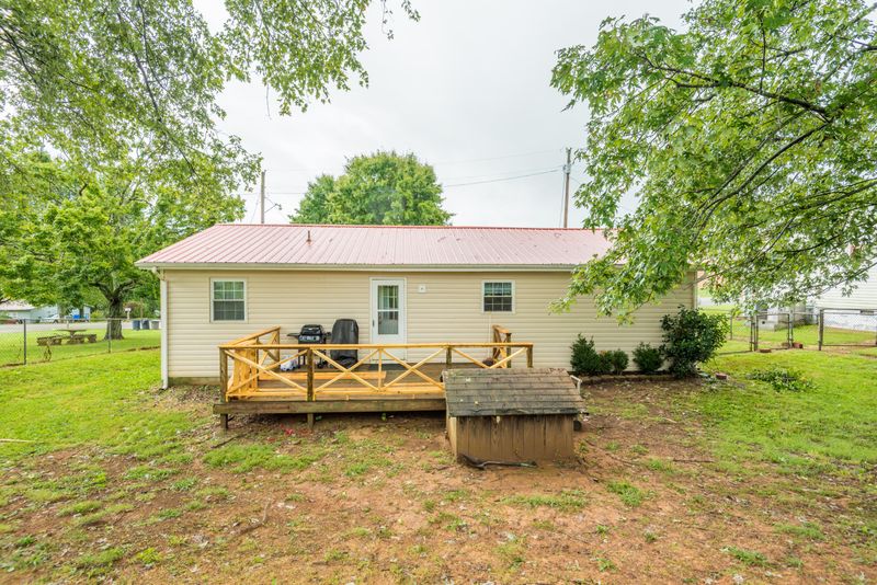 111 Chapel Ave, Sweetwater, TN 37874