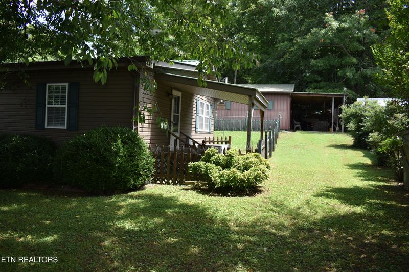 111 Chestnut Cir, Lafollette, TN 37766
