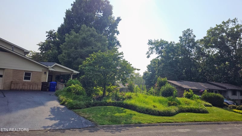 111 Claremont Rd, Oak Ridge, TN 37830