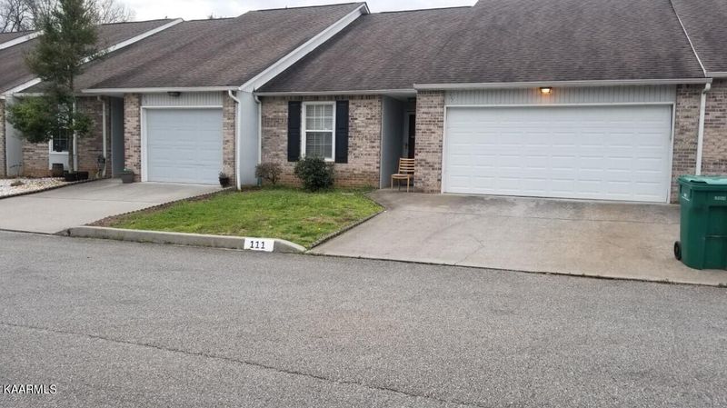 111 Confederacy Cir, Farragut, TN 37934