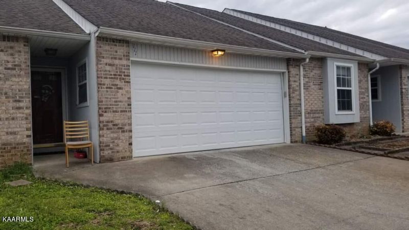111 Confederacy Cir, Farragut, TN 37934